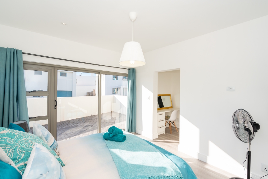 5 Bedroom Property for Sale in Paradise Beach Western Cape